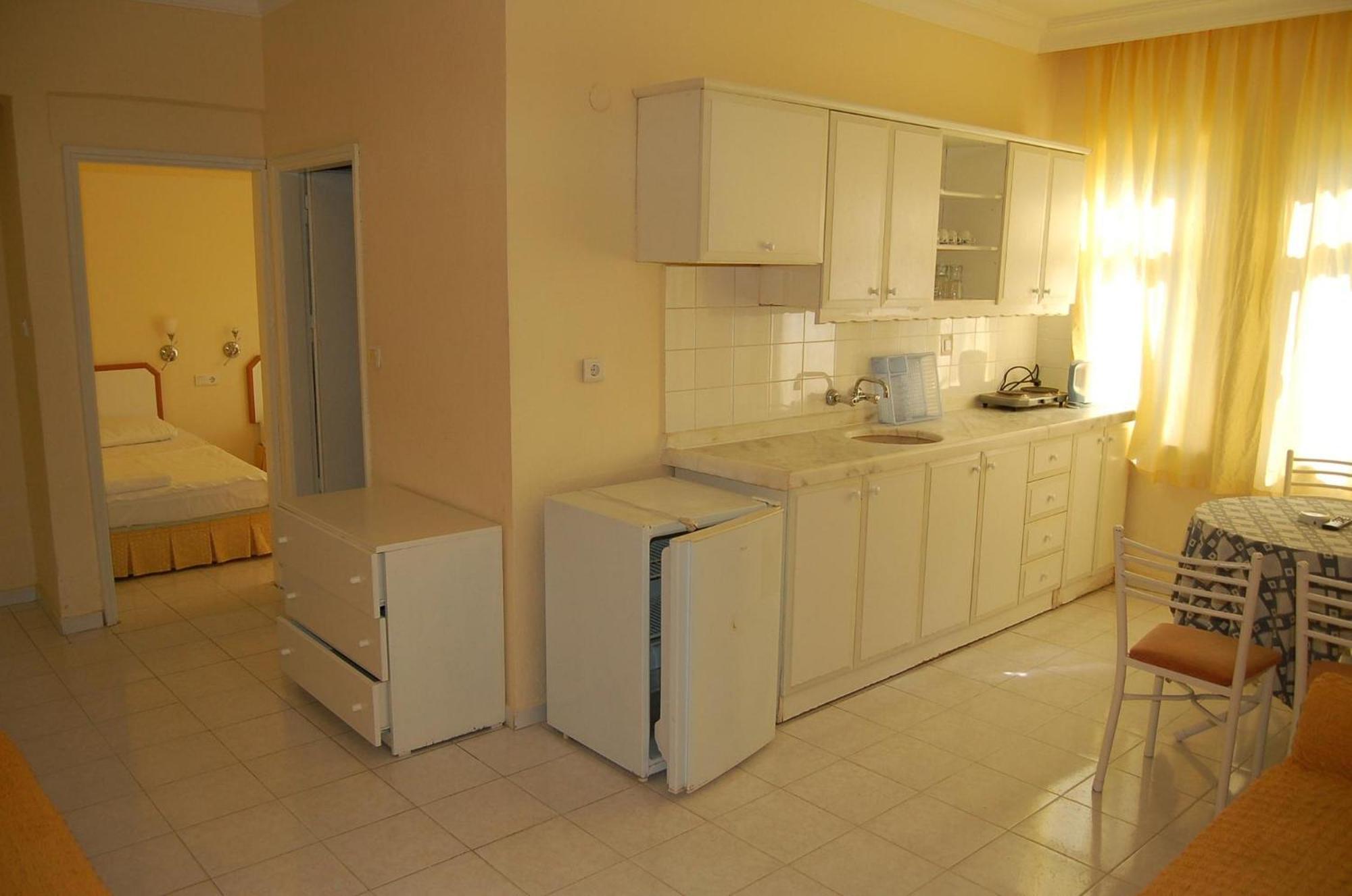 Linda Apart Hotel Сиде Екстериор снимка